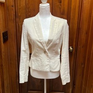 Women’s off white blazer with slightly goldish tone